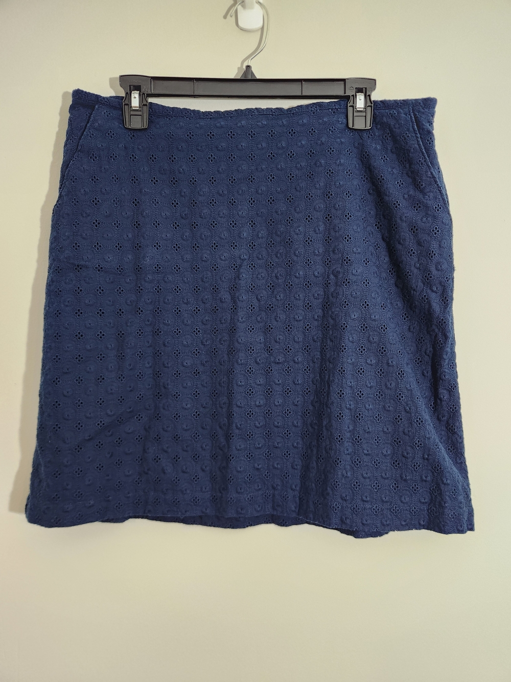 L.L. Bean Navy Eyelet Cotton Skirt Preppy Nautical Coastal New England Old Money